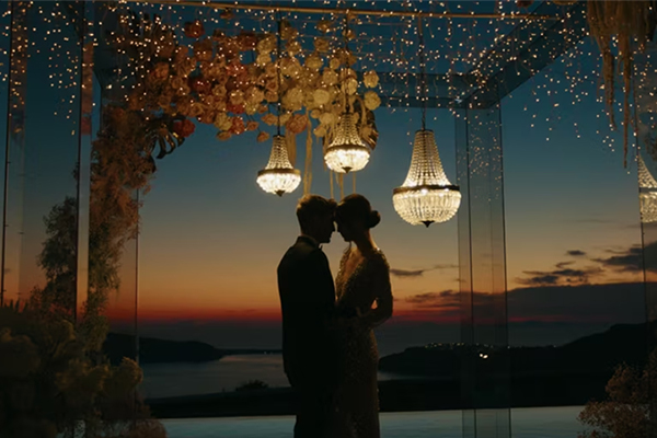 Amazing styled shoot video in Santorini with breathtaking views