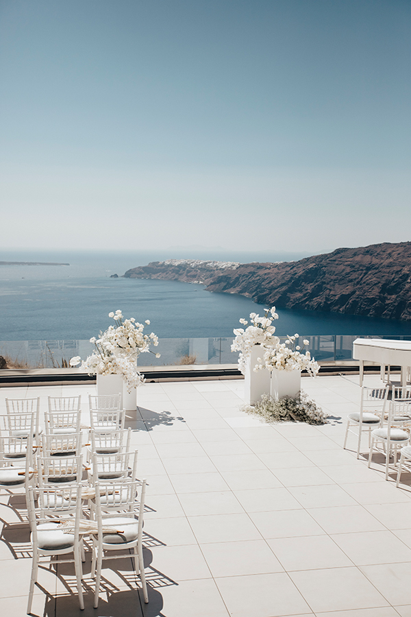 destination-wedding-santorini-romantic-white-florals_17