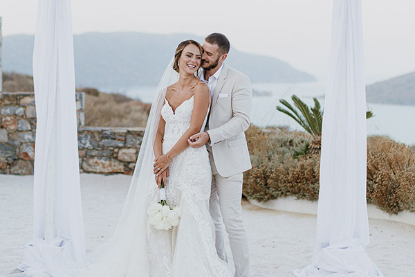 Stunning destination wedding in Crete with the prettiest white flowers | Elle & Ross