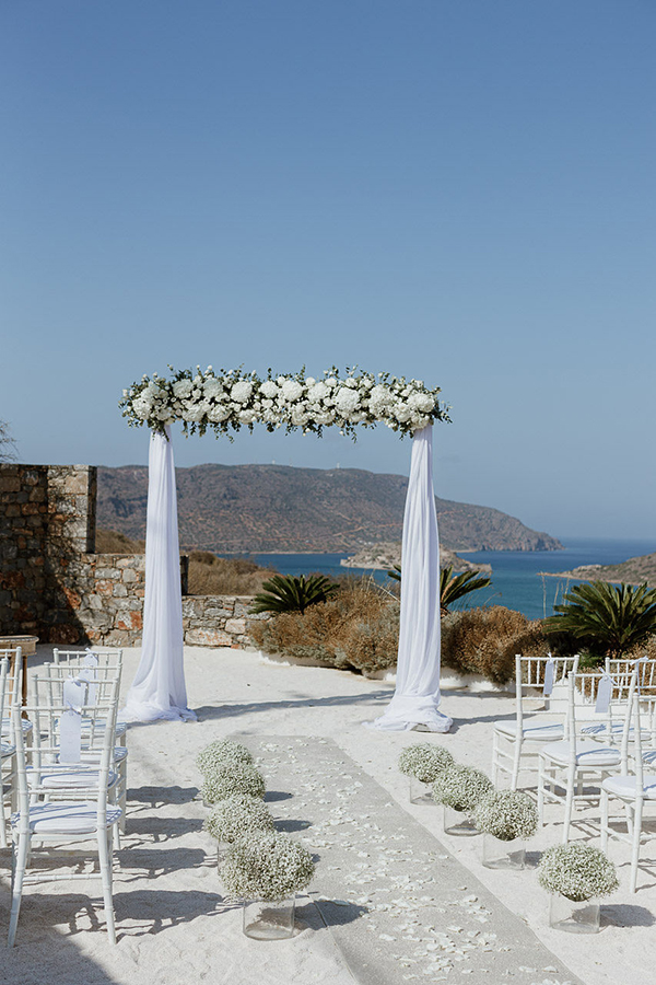 stunning-destination-wedding-crete-prettiest-white-flowers_13