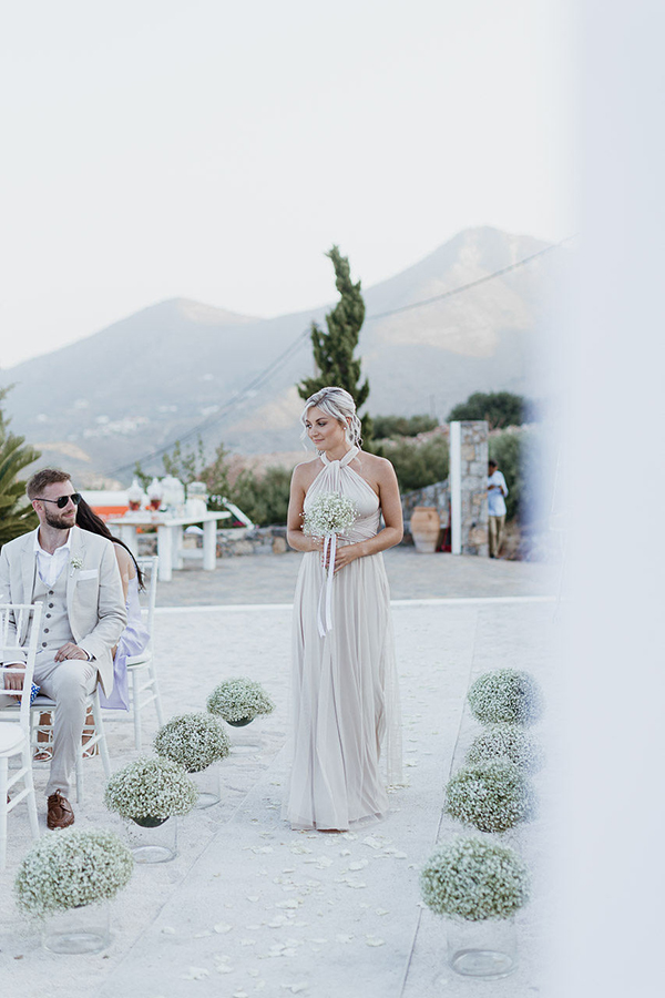 stunning-destination-wedding-crete-prettiest-white-flowers_17
