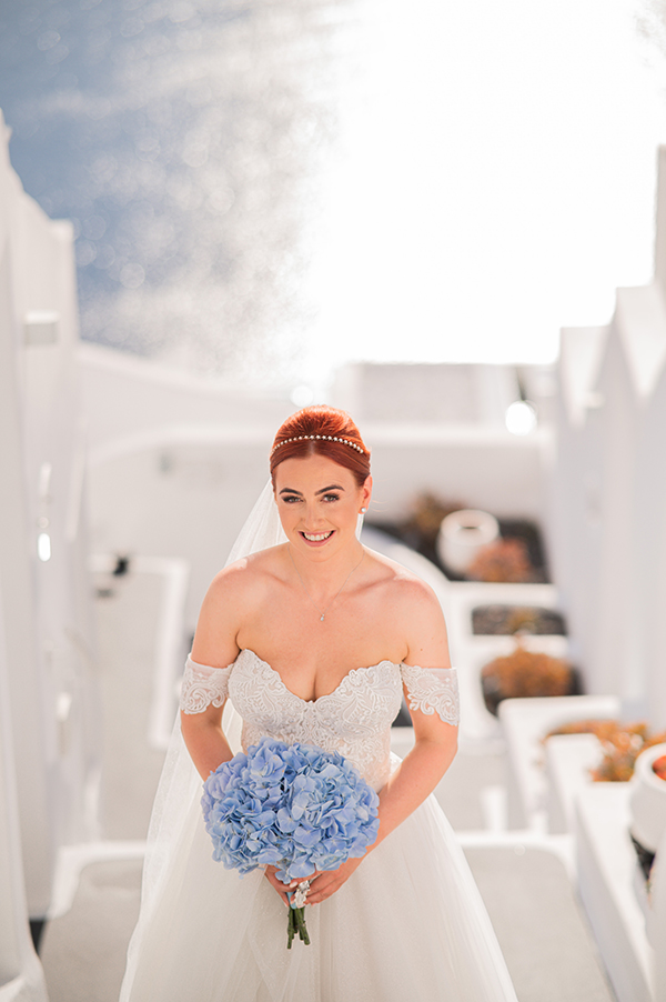stunning-summer-wedding-santorini-blue-hydrangeas_07