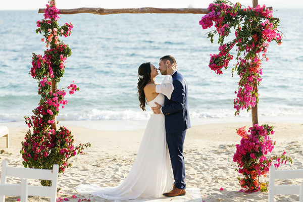 Dreamy wedding in Naxos with vibrant bougainvillea | Juliana & Nickolaos