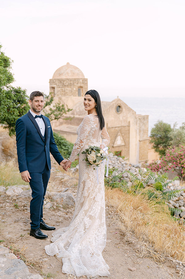 Summer wedding in Nafpaktos with white blooms | Georgia & Polyvios