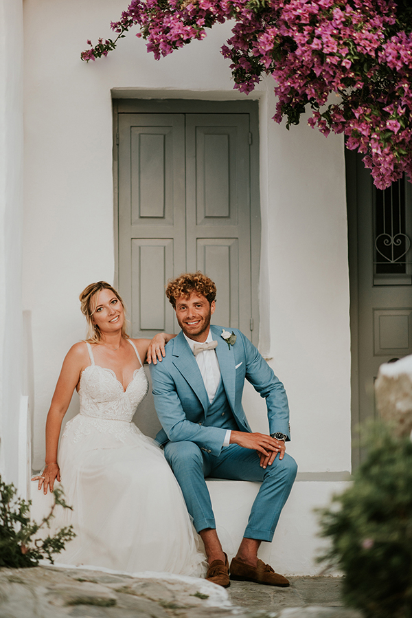 Beautiful wedding in Serifos with white florals and olive blooms ? Aurore & Gabriele
