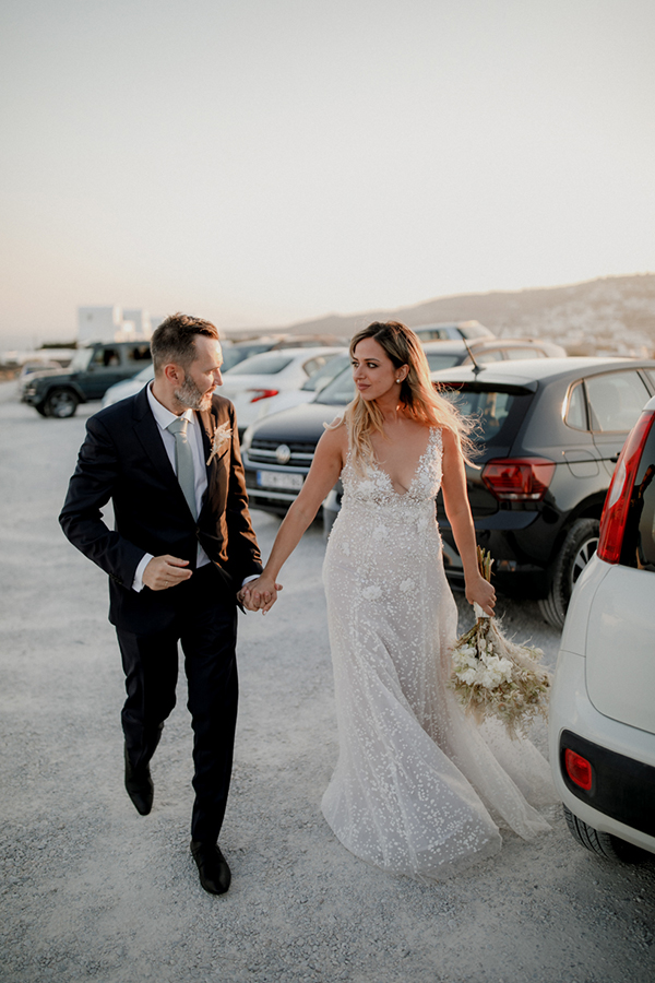 Bohemian summer wedding in Santorini with romantic details | Ioanna & Eric