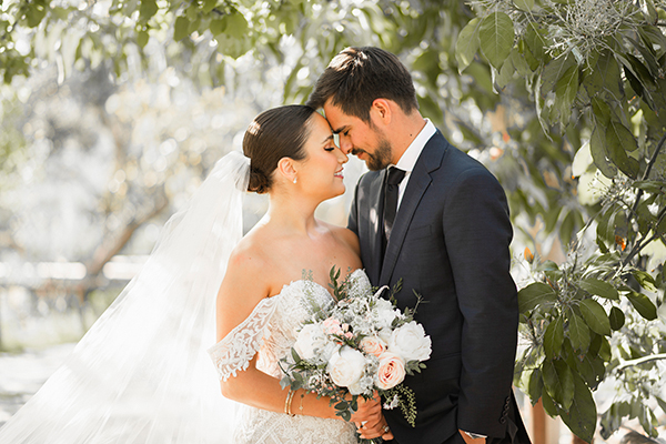 Charming destination wedding in Crete with lovely details | Britt & Carlos