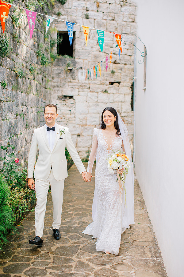 Lovely summer wedding in Ioannina with pretty flowers | Florenia & Evangelos