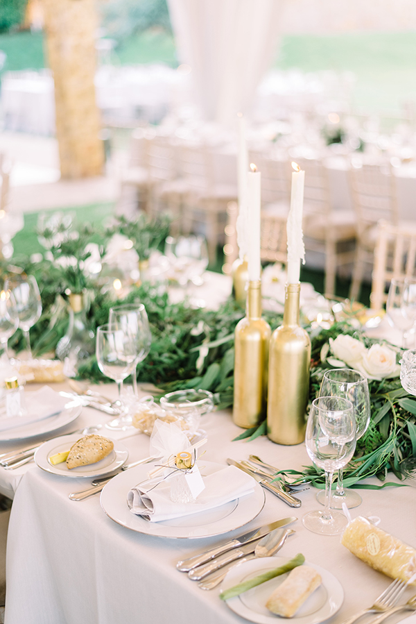 romantic-chic-wedding-decoration-ideas-white-blooms-lush-greeneries_11