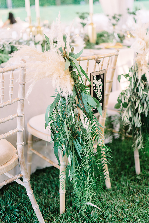 romantic-chic-wedding-decoration-ideas-white-blooms-lush-greeneries_14