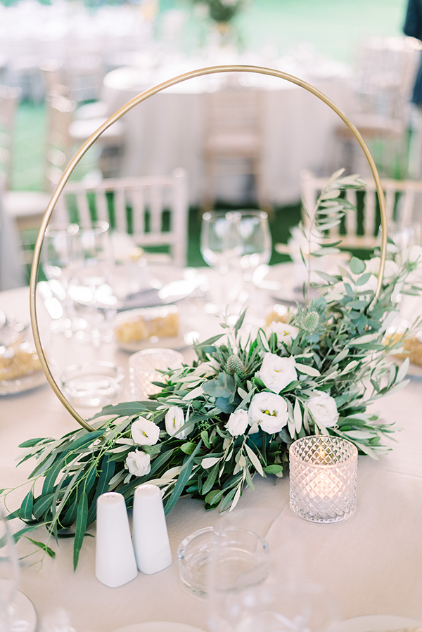 romantic-chic-wedding-decoration-ideas-white-blooms-lush-greeneries_17