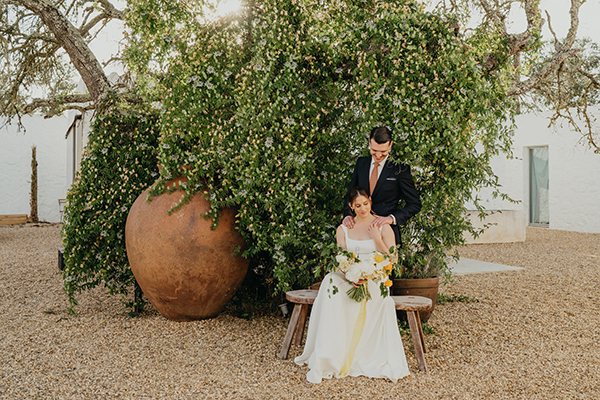 Idyllic spring wedding in Portugal with bright yellow flowers | Patricia & Christian