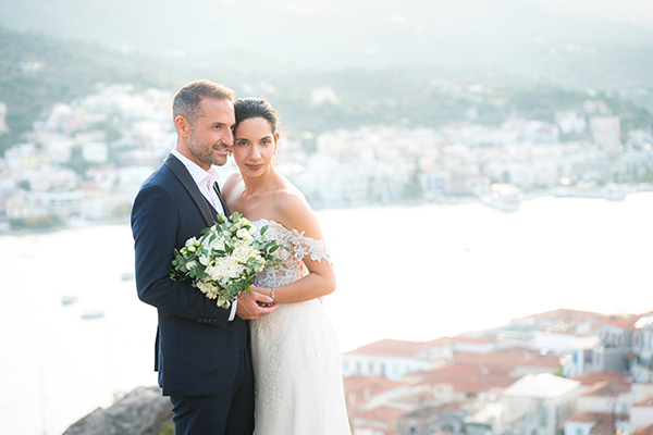 Beautiful classic white and lush green wedding | Sissy & Kostas