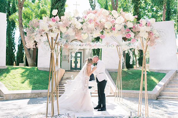 Flower-filled wedding in Spain with blush pink details | Katie & Jon