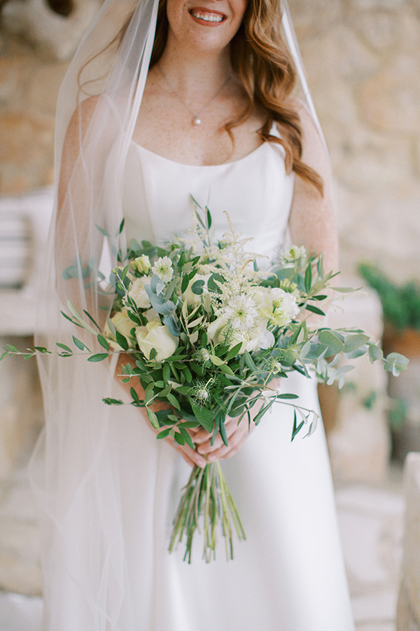 intimate-destination-wedding-zakynthos-white-flowers_07