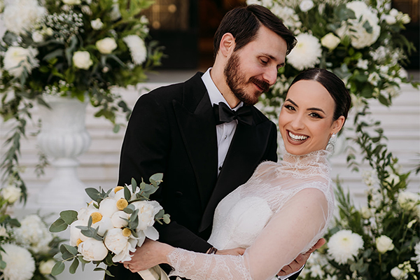 Intimate spring wedding in Greece with white flowers | Nora & Christos