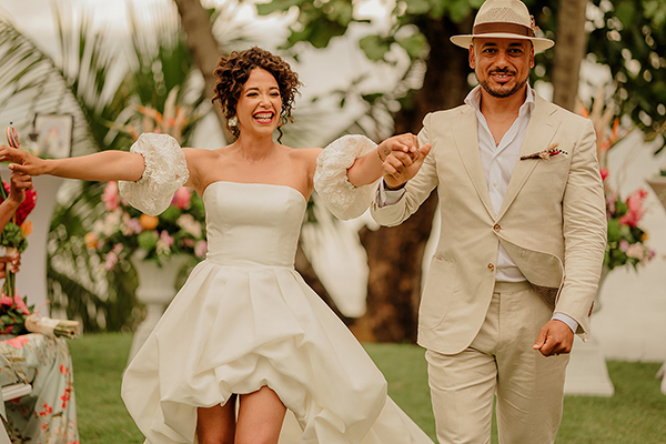 Colorful wedding in Puerto Rico with tropical flowers | Shyanne & Keith