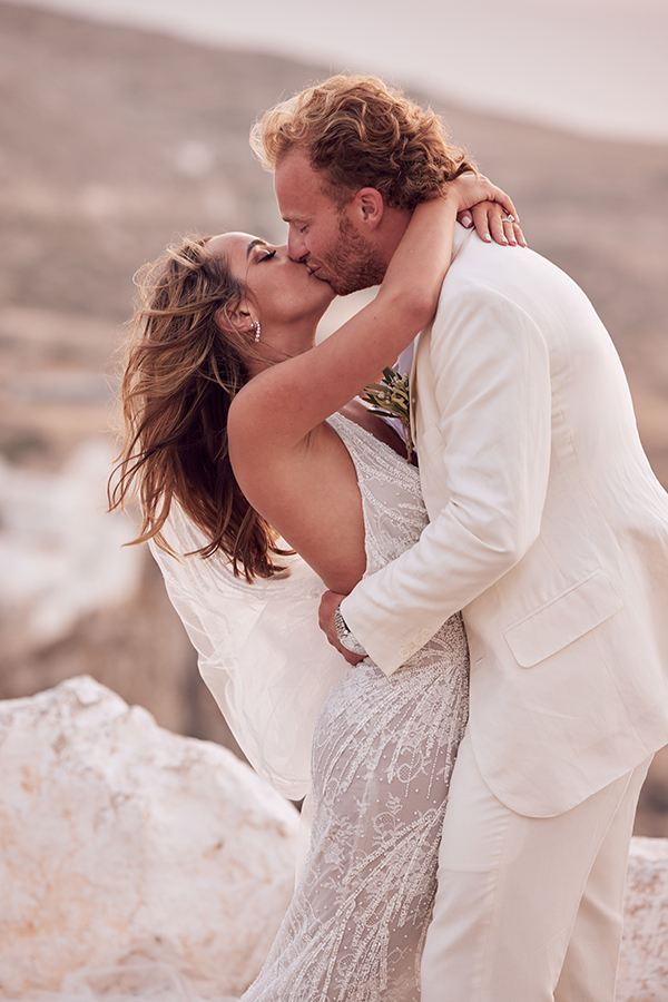 lovely-intimate-wedding-gorgeous-greek-island-folegandros_27