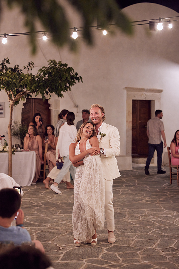 lovely-intimate-wedding-gorgeous-greek-island-folegandros_35