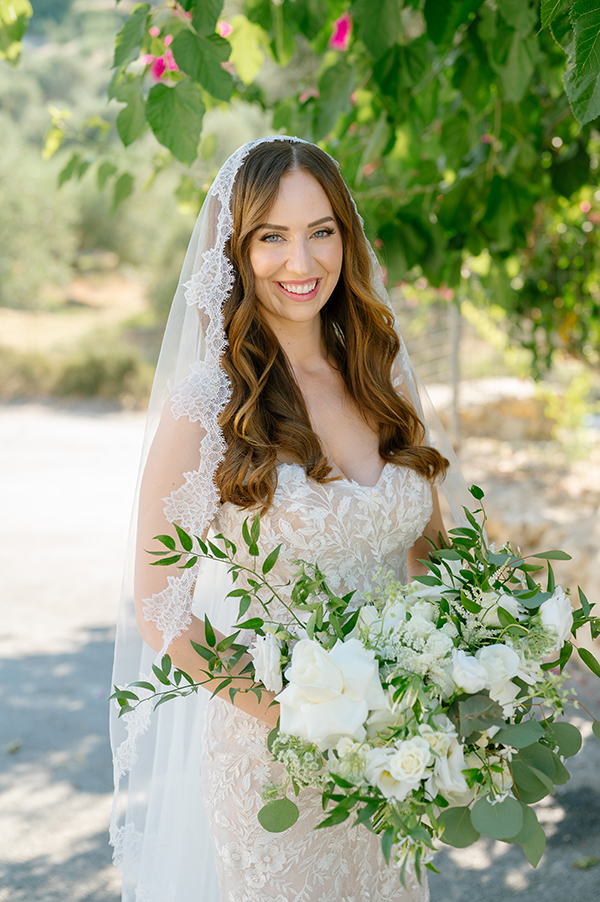 rustic-chic-wedding-crete-white-florals_27