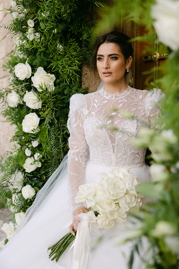fairytale-wedding-kefalonia-beautiful-white-florals_21