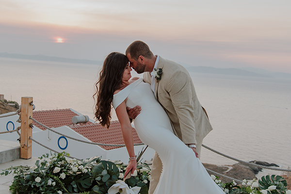 Romantic wedding with timeless beauty in Kea | Mariah & Kasey